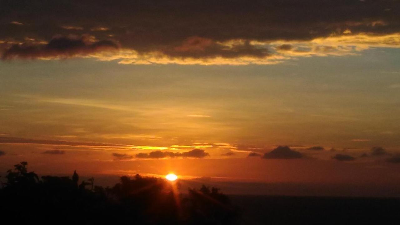 Khrisna Sunrise Homestay Tulamben Bagian luar foto